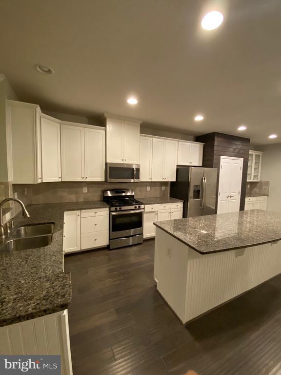 Building Photo - 129 Hornbeam Dr