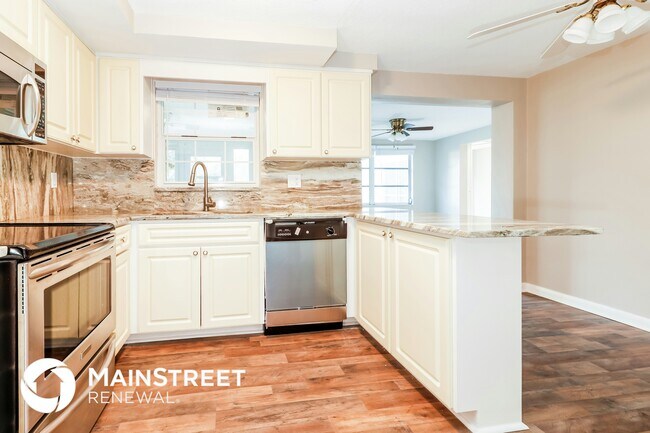 Building Photo - 5822 Elena Dr