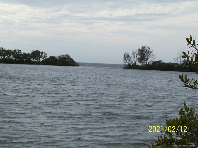 Building Photo - 6035 Sea Ranch Dr