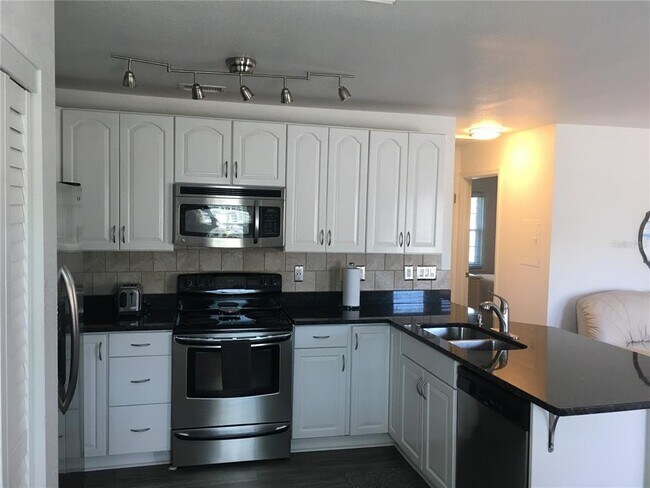 Building Photo - 5174 Beach Dr SE