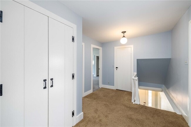 Building Photo - 1253 Fairport Rd