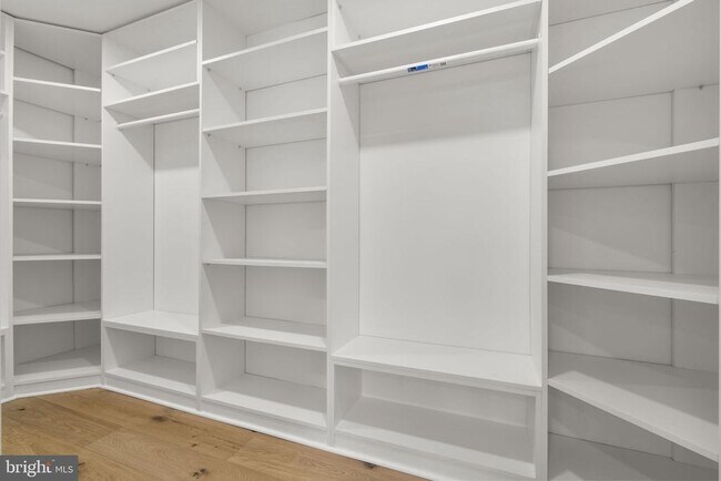 Building Photo - 2339 N Powhatan St