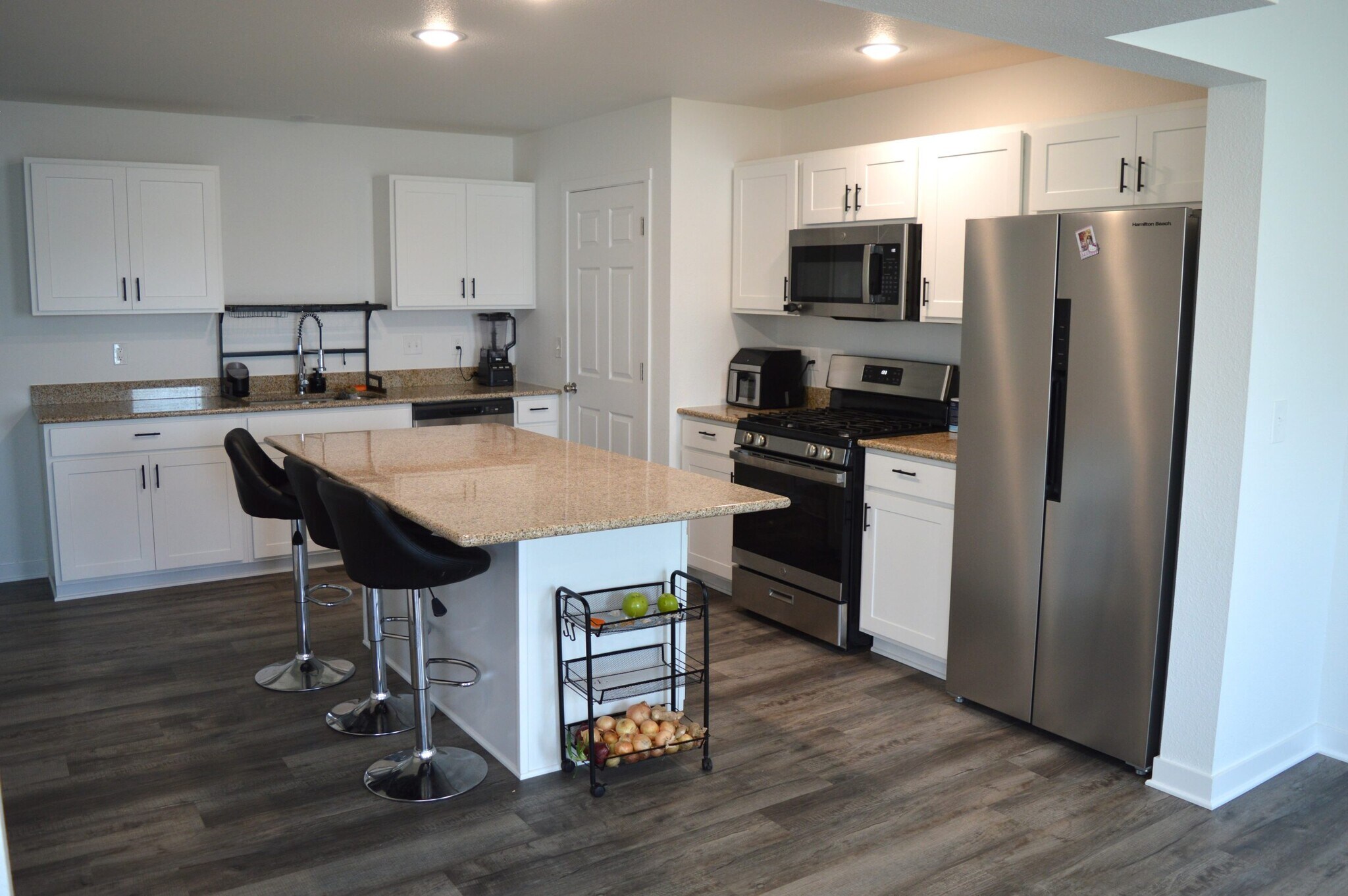 Building Photo - 311 Alberts Dr