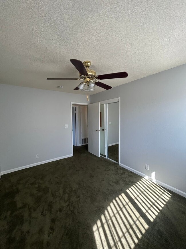 Building Photo - NICE OLDER HOME IN ESTABLISHED AREA