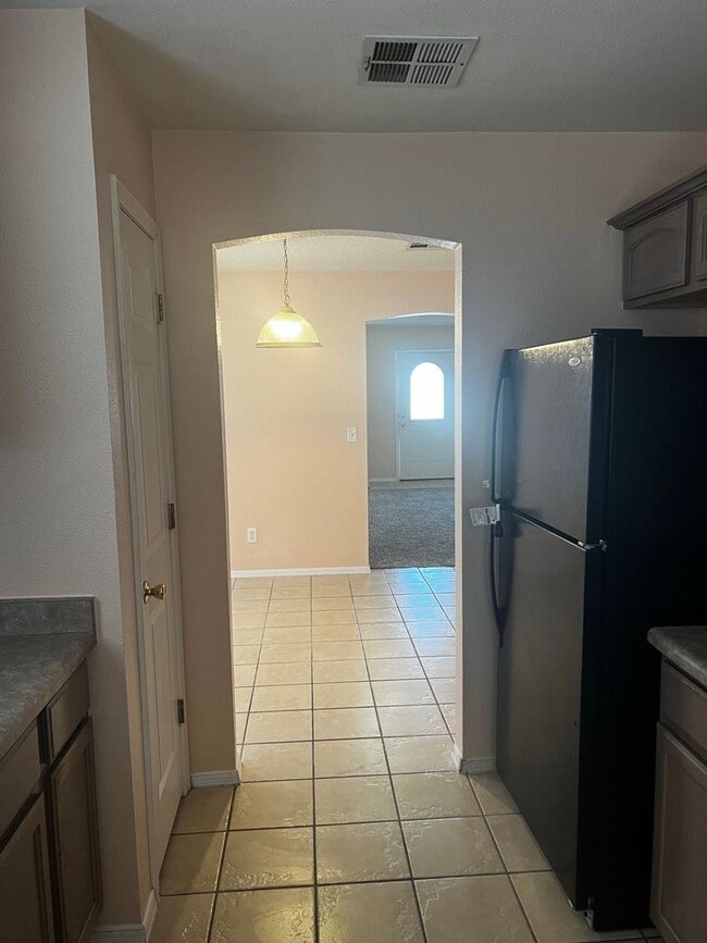 Building Photo - AMAZING EASTSIDE HOME