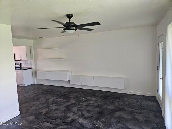 Building Photo - 1511 E Rovey Ave