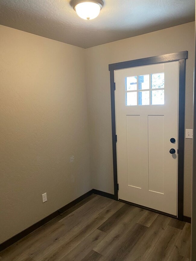 Building Photo - New home on 8th Avenue in Spirit Lake
