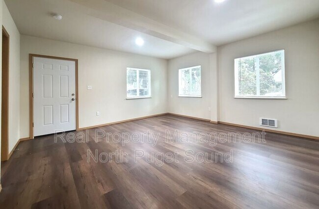 Building Photo - 4131 104th St NE