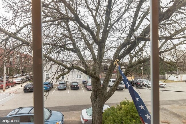 Building Photo - 3 W 1st Ave