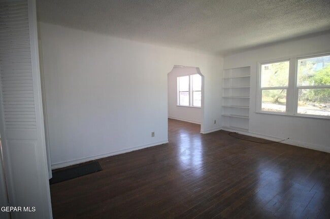 Building Photo - 3200 Richmond Ave