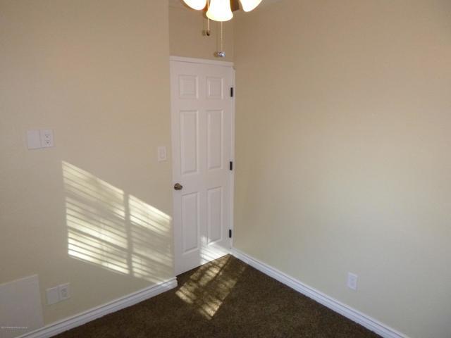 Building Photo - 770 W Altadena Dr