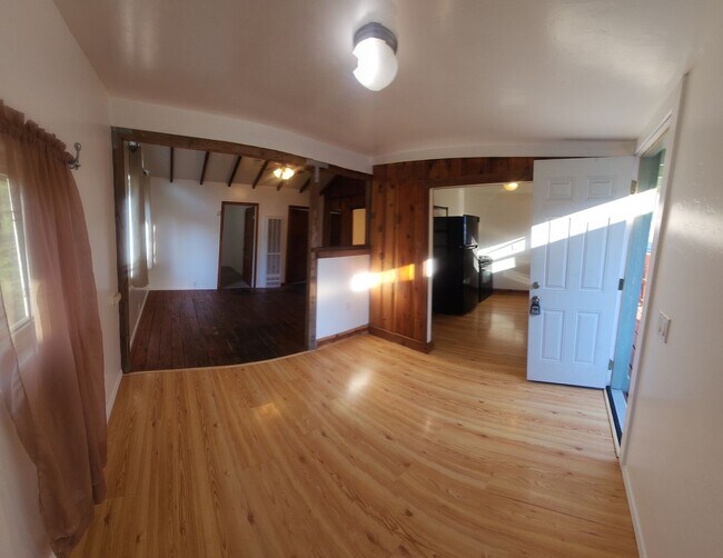 Building Photo - 1941 Abbott St