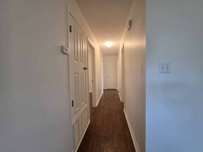 Building Photo - 2289 Estate Cir