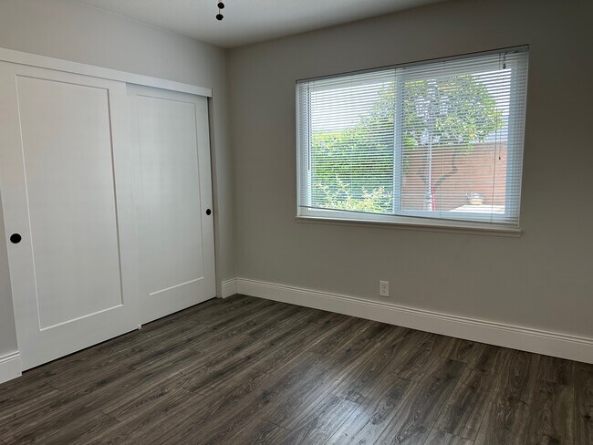 Building Photo - 2748 E Dorothy Pl
