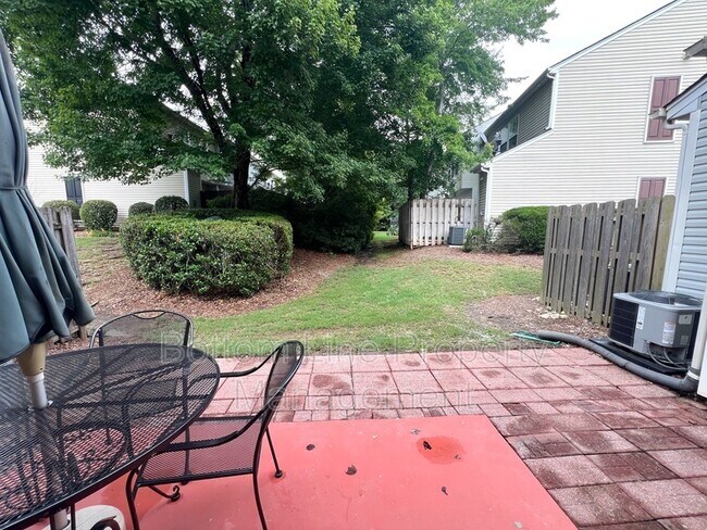 Building Photo - 3279 Mannington Dr