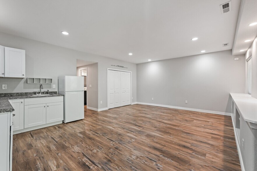 Building Photo - 2731 Avalanche Heights