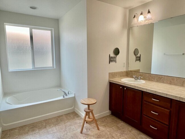Building Photo - Bothell Home