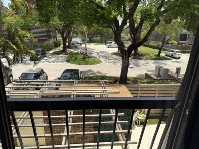 Building Photo - 406 4th Terrace