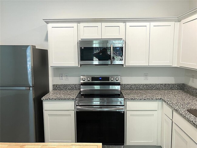 Building Photo - 38061 Elby Ln