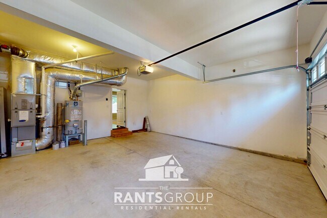 Building Photo - 4322 Dudley Dr NE