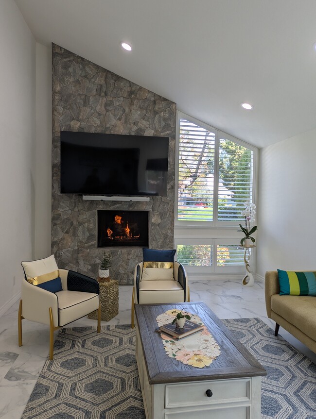 Building Photo - 42 Almond Tree Ln