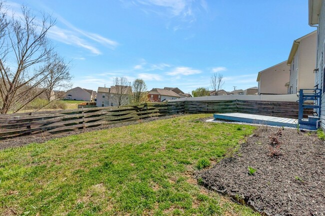 Building Photo - 2576 Jordan Ridge Dr