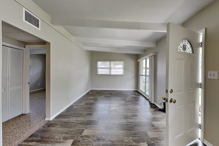 Building Photo - 1703 Carnegie Cir