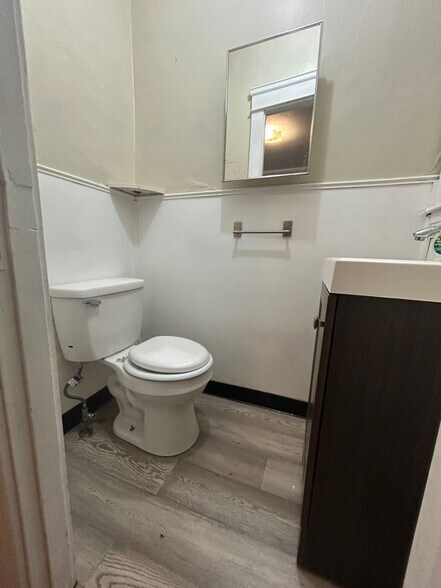 Building Photo - 113 Pleasant St