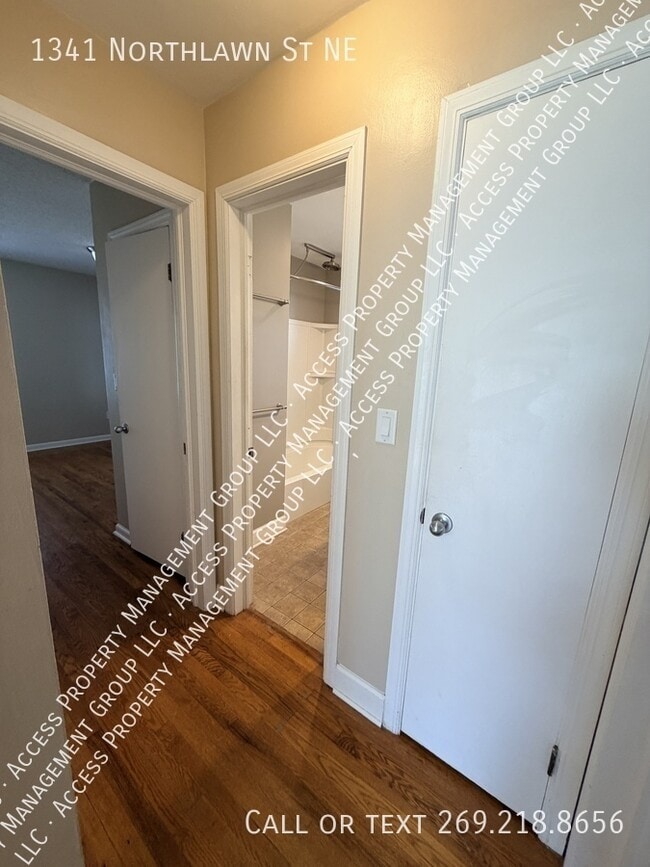 Building Photo - 1341 Northlawn St NE