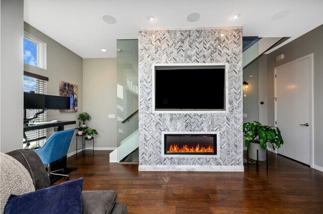 Building Photo - 18875 Riversouth Terrace