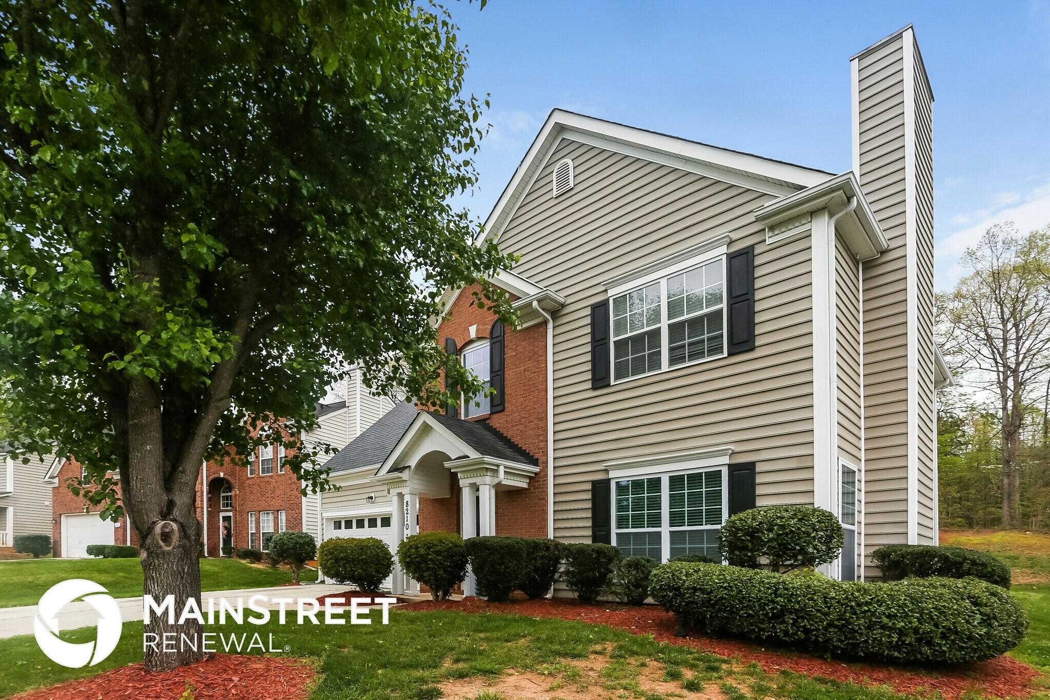 Building Photo - 8210 Chatham Oaks Dr