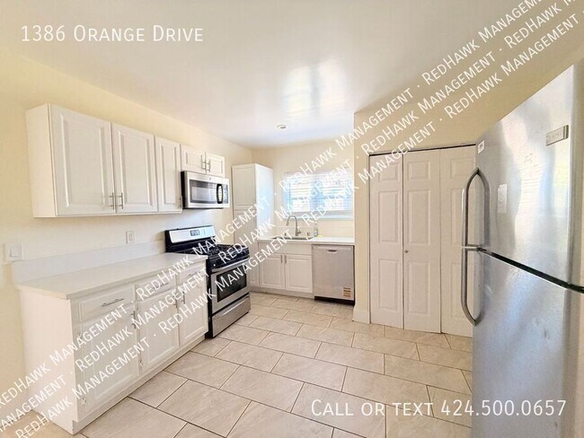 Building Photo - 1386 S Orange Dr