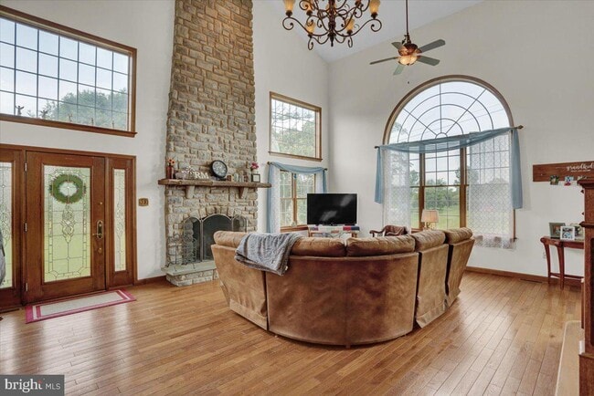 Building Photo - 2209 Shartlesville Rd