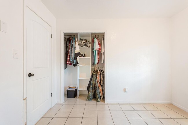 Building Photo - 7245 S Cole Ln