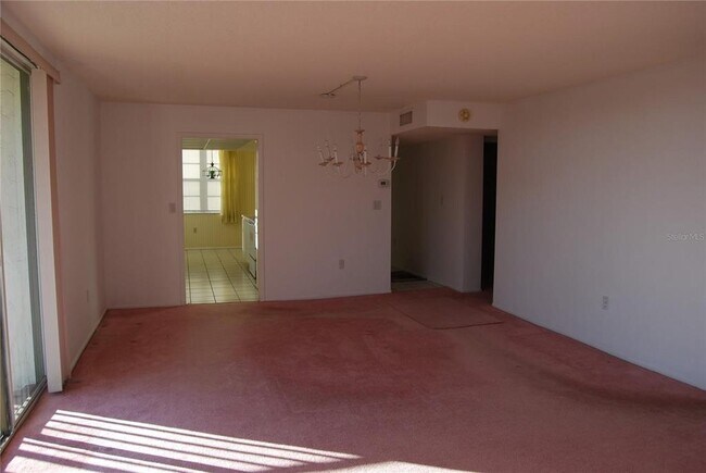 Building Photo - 2699 Seville Blvd