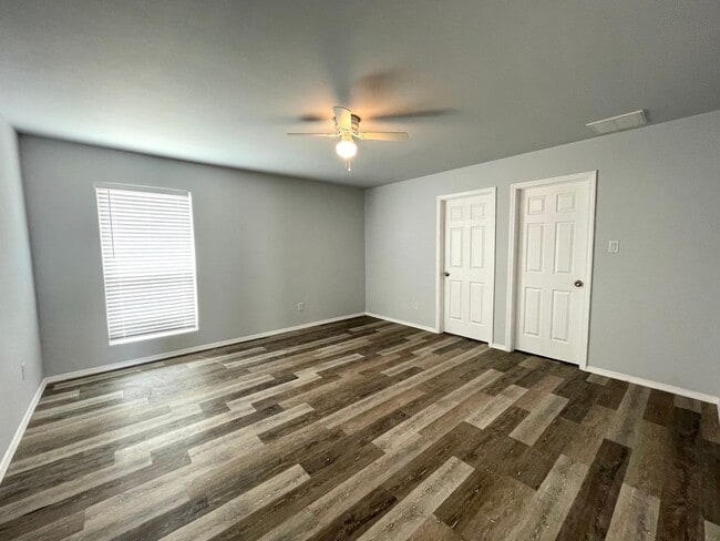 Building Photo - 3 bed 2 bath Move In Ready! Frenship ISD
