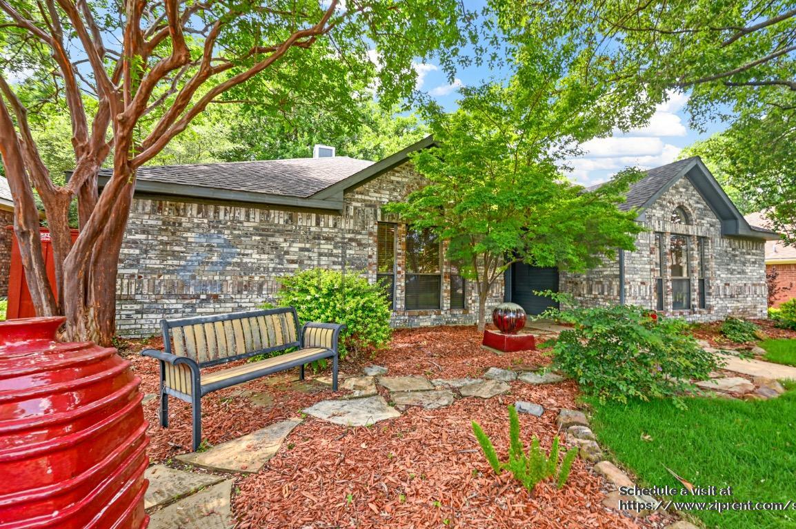 Building Photo - 2029 Oakglen Dr