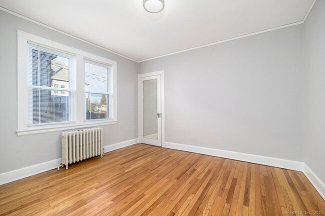 Building Photo - 58 Mayflower Ave