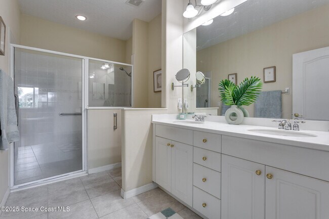 Building Photo - 2530 Camberly Cir
