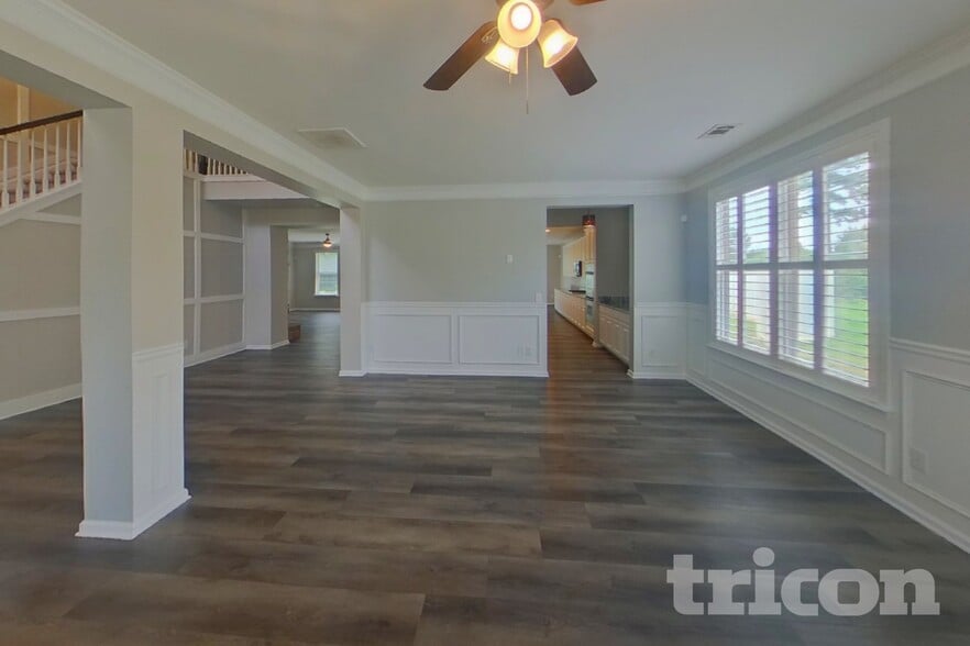Building Photo - 7457 Mistydawn Dr