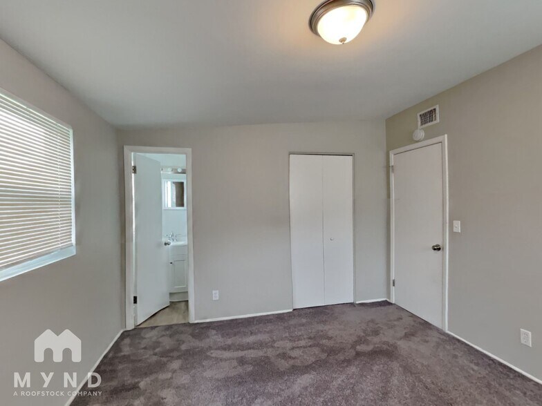 Building Photo - 10520 Monaco Dr