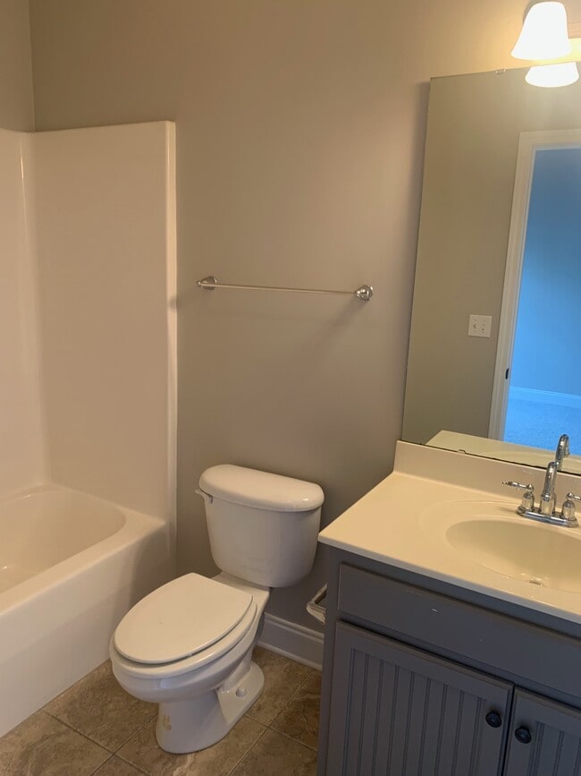 Building Photo - 2206 Anderson Rd