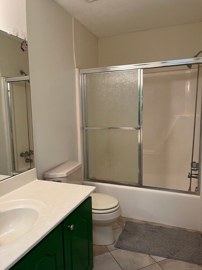 Building Photo - 155 Peddlers Dr