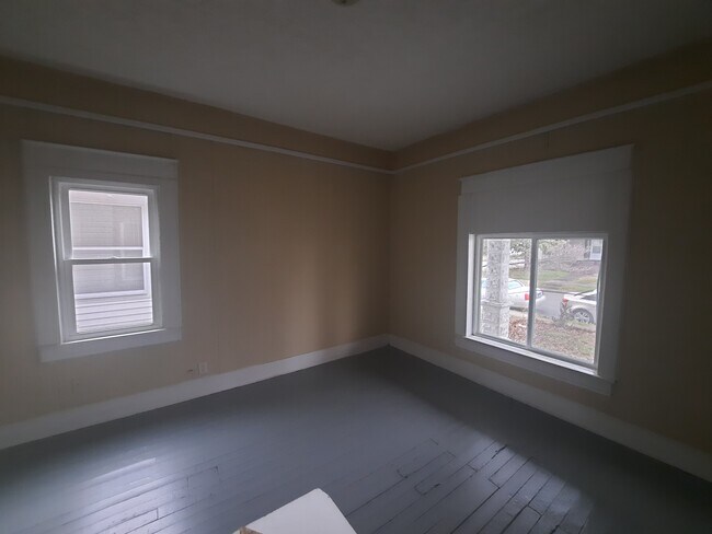 Bedroom #1 1st floor - 2148 W Lee St