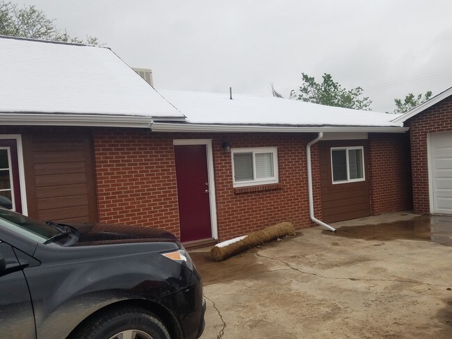 Building Photo - 32 N 9th Ave