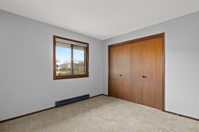 Building Photo - 6720 Mariner Dr