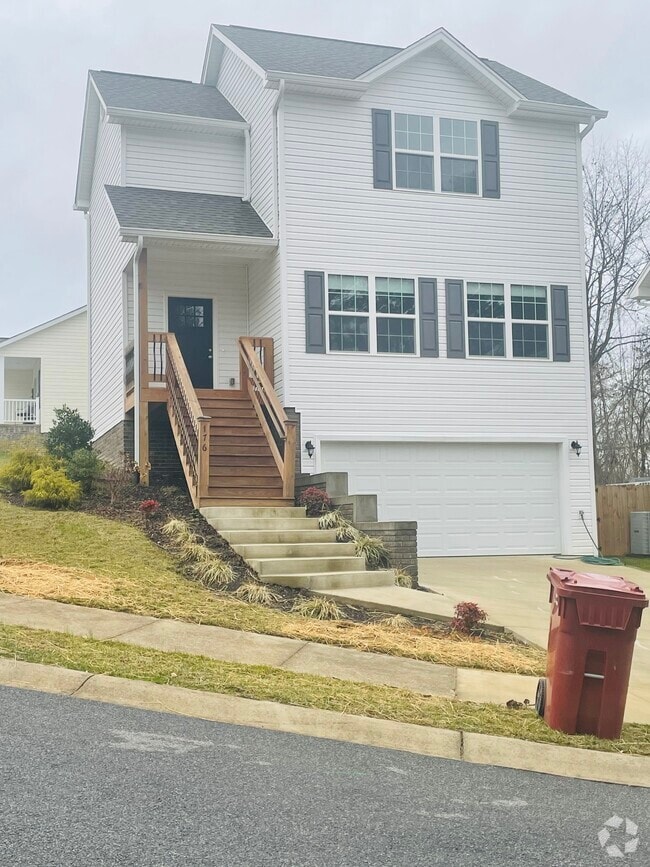 Building Photo - 176 Ridge Pointe Dr