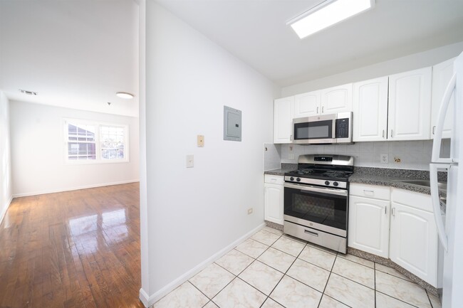 Building Photo - 524-526 4th St