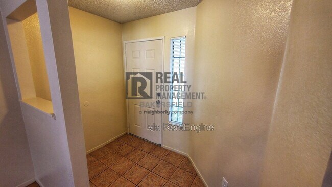Building Photo - 1108 Delwood Ave
