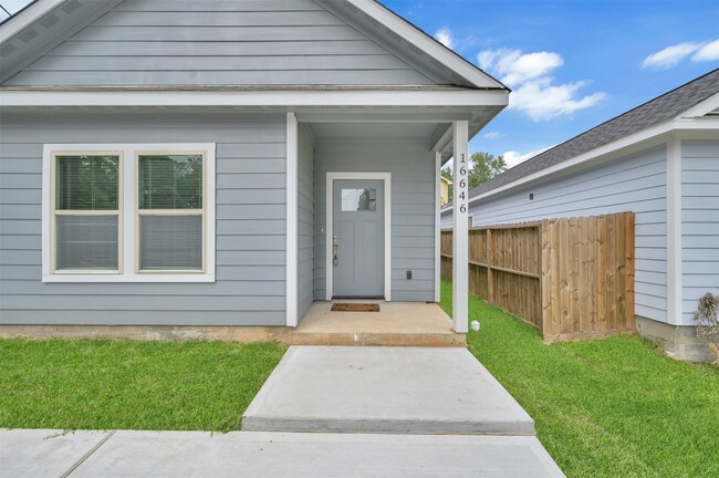 Building Photo - 16646 Meadowcroft St